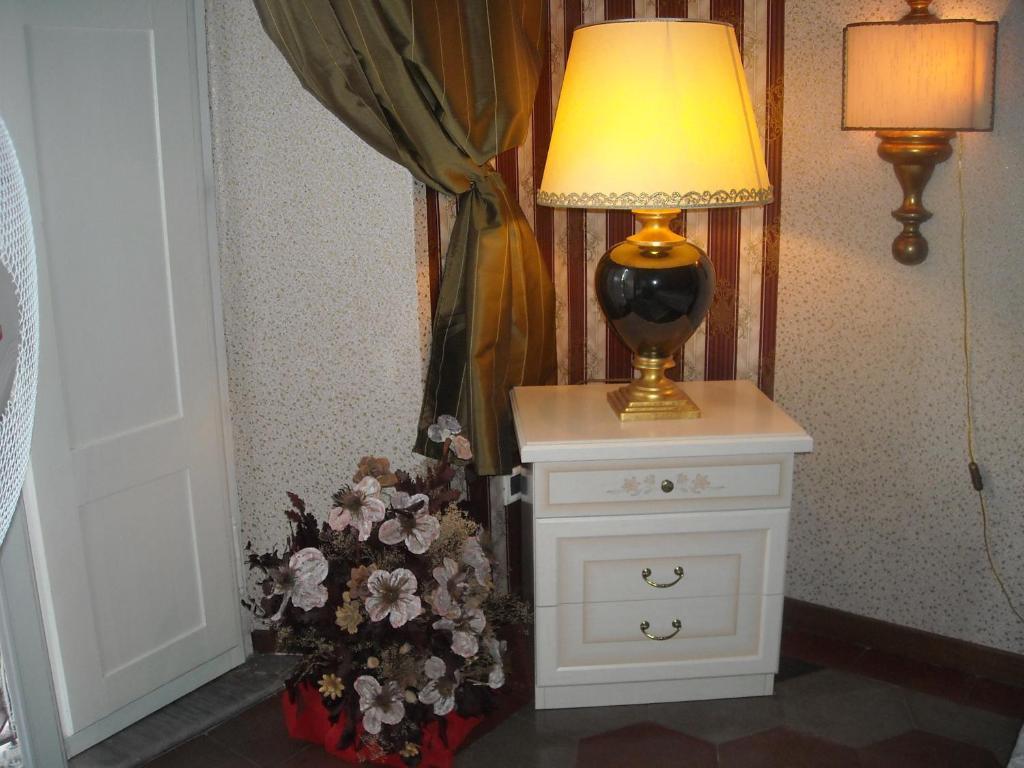 Bed and Breakfast Art Domus Reale Roma Exterior foto