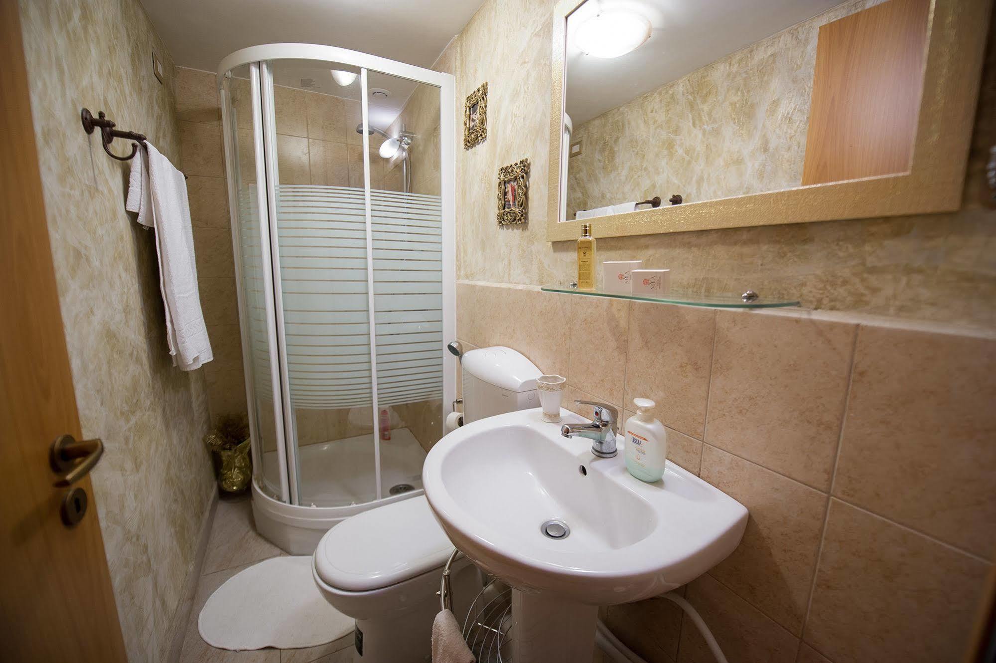 Bed and Breakfast Art Domus Reale Roma Exterior foto