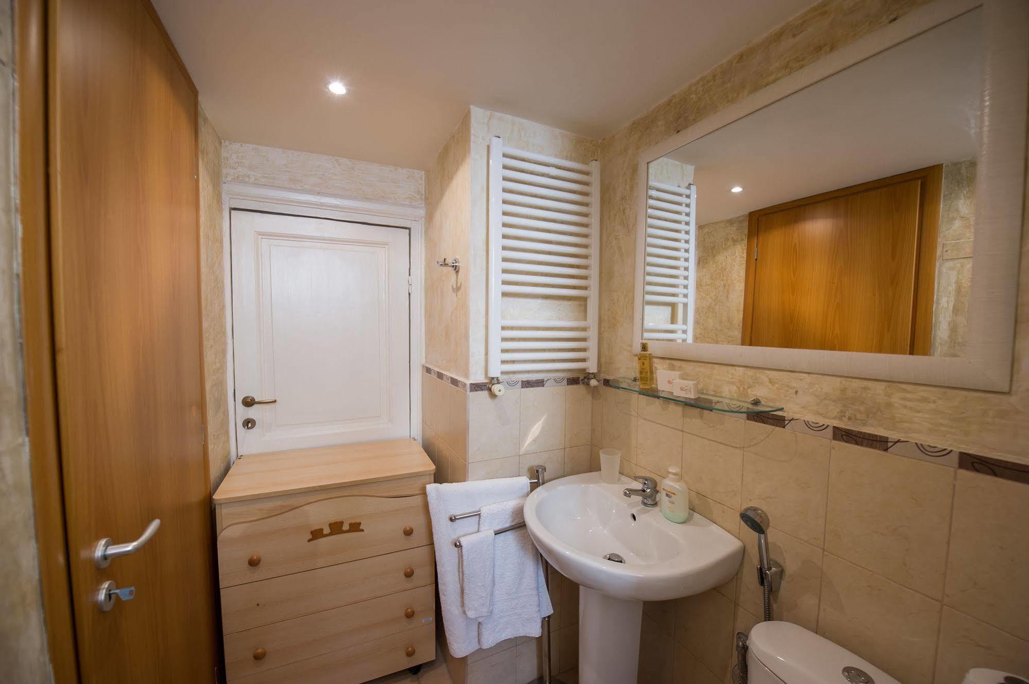 Bed and Breakfast Art Domus Reale Roma Exterior foto