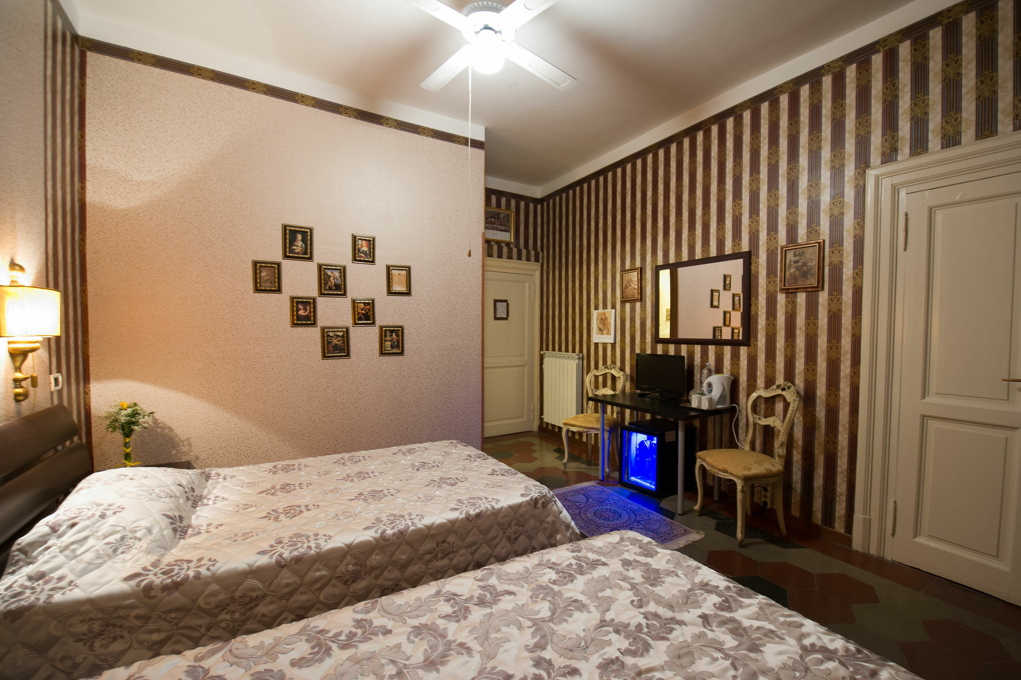 Bed and Breakfast Art Domus Reale Roma Exterior foto